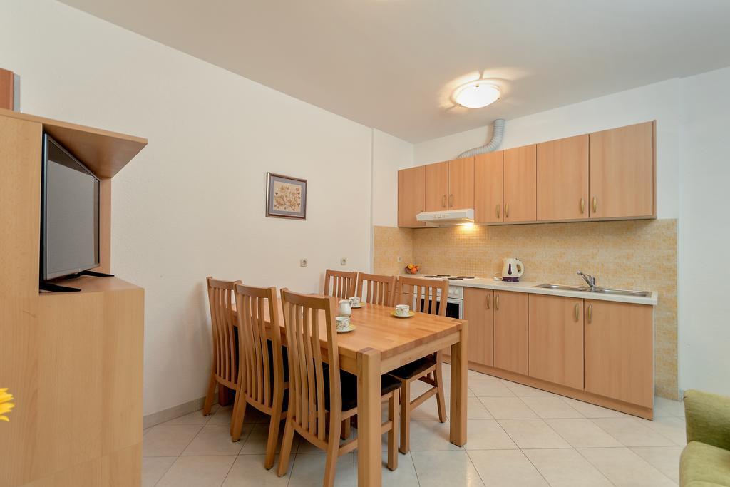 Beach Resort Apartments Bucina Baška Voda Екстериор снимка